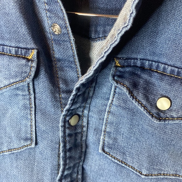 Boys causal long sleeve jean shirt - Picture 5 of 6